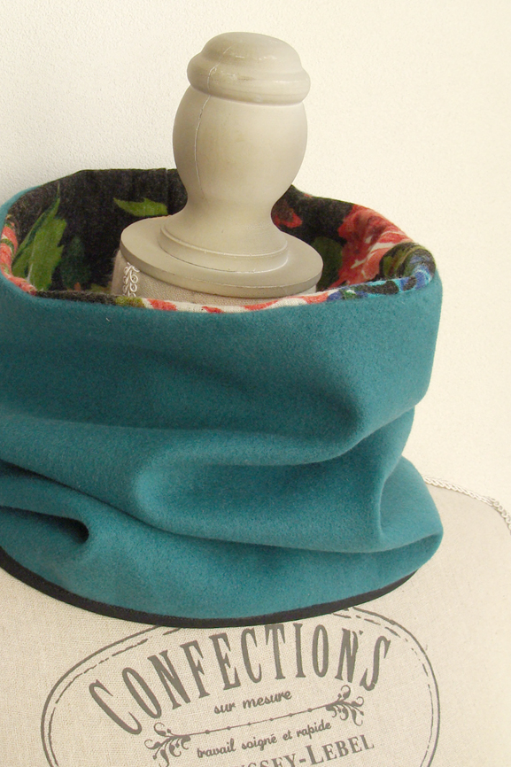 col drap de laine vert et fleurs tissumi col drap de laine vert et fleurs tissumi